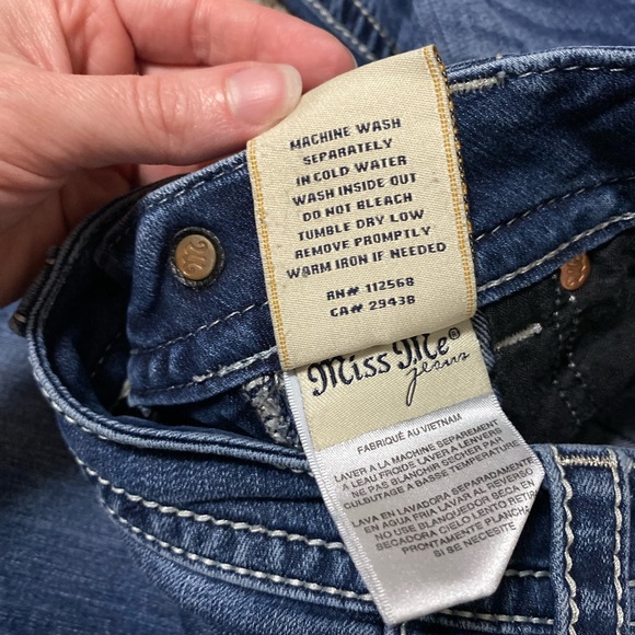 Miss Me Cuffed Capris Size 25 - Picture 8 of 8